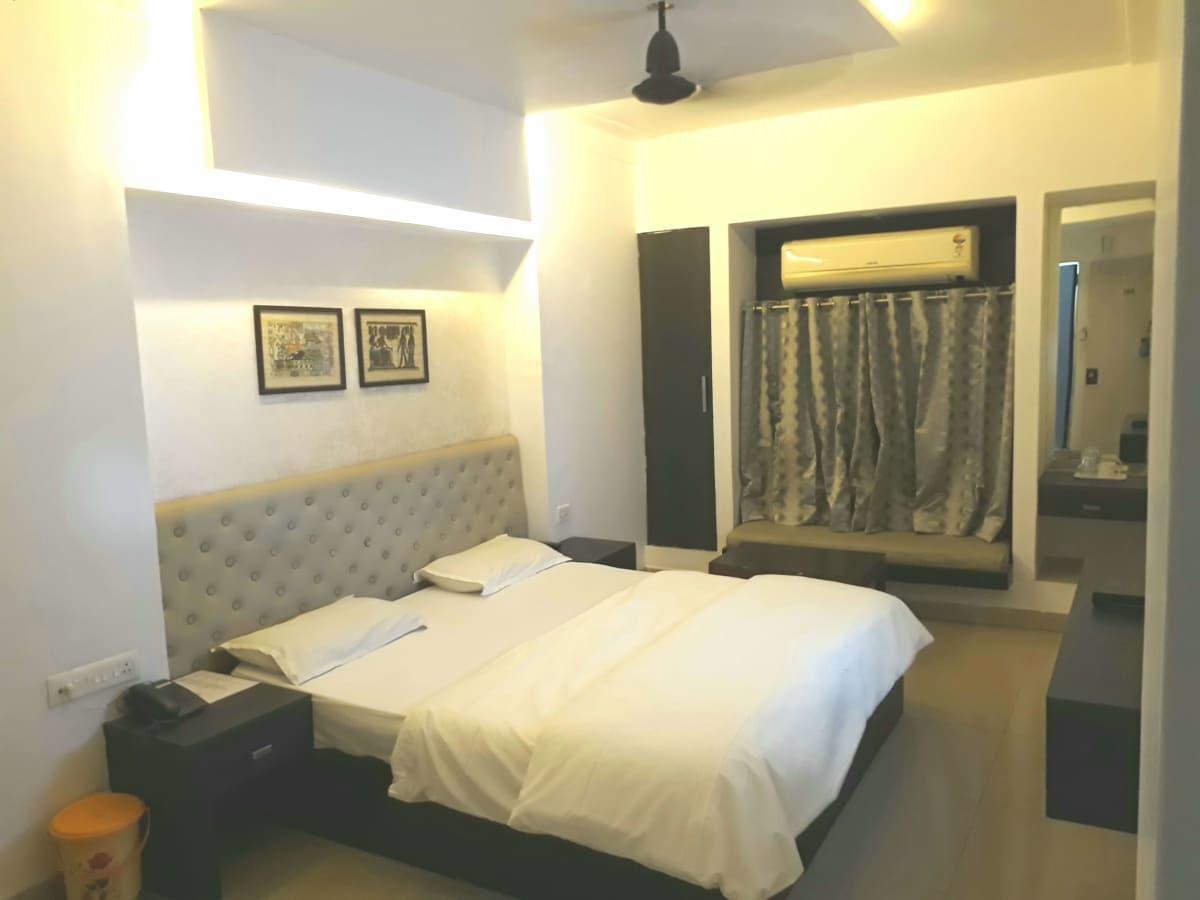 Hotel Paradise Наґпур Екстер'єр фото